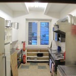 Die Küche wird später zum Büro umgebaut